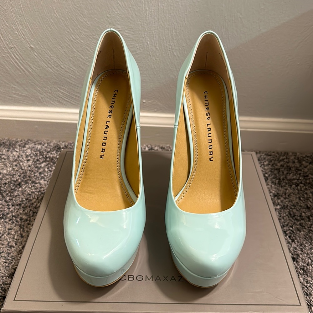 Womens Powder Blue Pumps